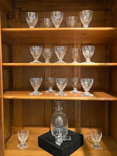 null 
SET OF cut crystal glasses, square bases comprising: - Eighteen goblets

-...