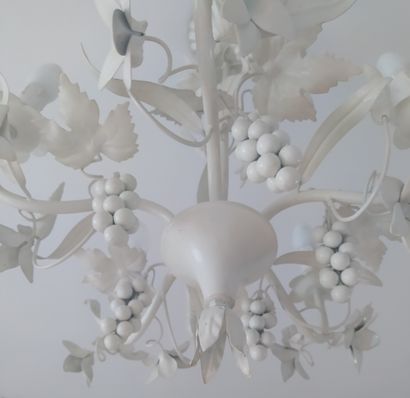 null White lacquered metal chandelier with grapes decoration. Italian work of the...
