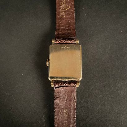 null PAUL BREGUETTE Vers 1960. Montre bracelet en plaqué or. Cadran crème avec l'équerre...