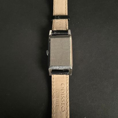 null CYMA 334. Vers 1930. Montre bracelet en acier, première montre disposant d'une...