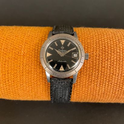 null ZODIAC SEA WOLF. Circa 1970. Steel diving watch. Black dial signed. Applied...
