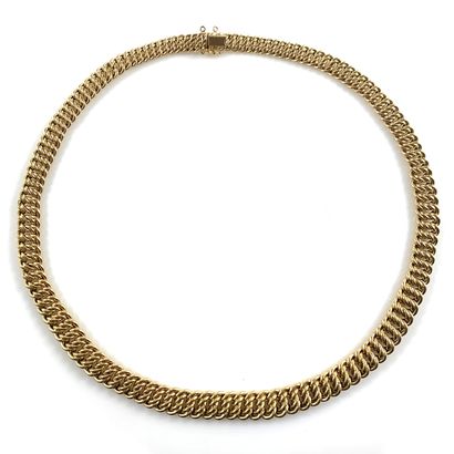 null Necklace in american knitwear. 18K yellow gold setting. Security clasp. French...