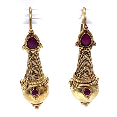 null PAIR OF EARRINGS with a drop shape adorned with filigree and beads studded with...