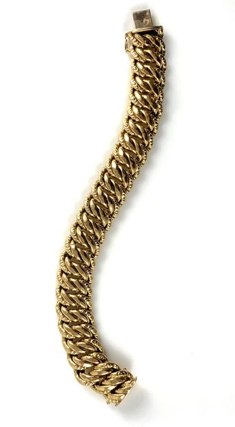 null BRACELET in american mesh. 18K yellow gold setting. Security clasp. Length :...