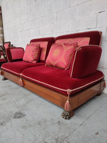 null Mahogany bench of rectangular shape. Bordeaux velvet upholstery. Empire style...