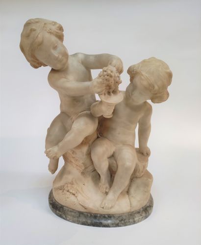 null 
Guglielmo PUGI (1850-1915)

Two loves playing with a bunch of grapes.

Alabaster...