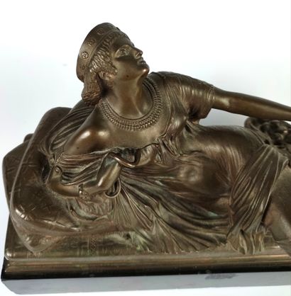 null Auguste CLESINGER ( 1814 -1883 ) Cléopatre Mourante Sculpture en bronze patiné...