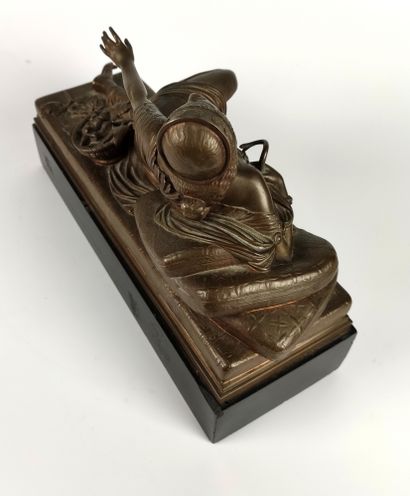 null Auguste CLESINGER ( 1814 -1883 ) Cléopatre Mourante Sculpture en bronze patiné...