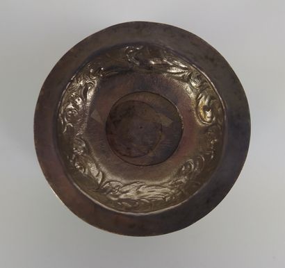 null Römer CUP in vermeil on a round pedestal, with repoussé decoration of poppy...