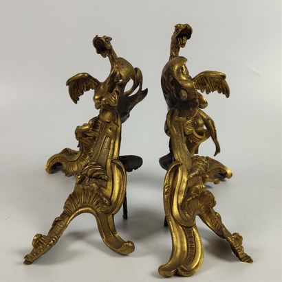 null Pair of ormolu and chased bronze dragon horns 18th century H : 23 L : 30 cm...
