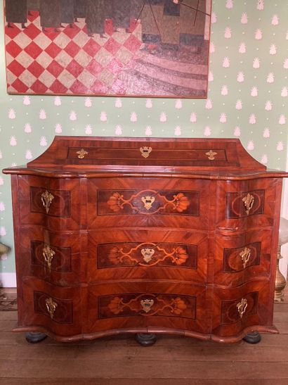 null WOODEN COMMODE with three drawers on three rows and one drawer in the upper...