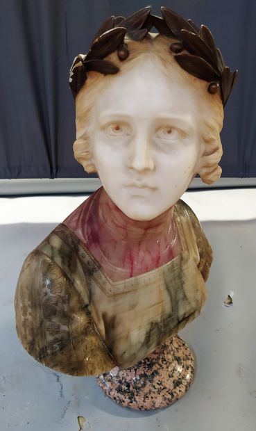 null DANS LE GOUT du XVIIe siècle Buste de Femme à la couronne de laurier Marbre...