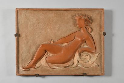 null PAUL POUCHOL (1904-1963) Bather Bas-relief in terracotta with two patinas Monogrammed...