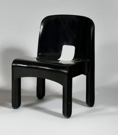 null JOE COLOMBO (1930-1971) KARTELL Editeur Modèle «Binasco » Chaise basse en plastique...