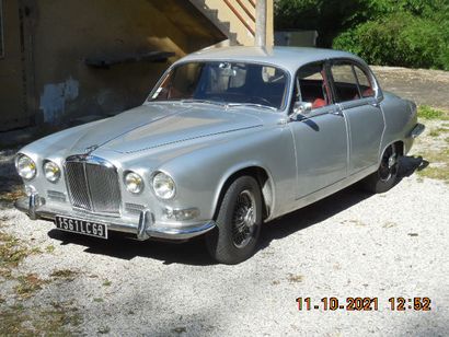 1968 JAGUAR 420 Numéro de série 1F2T124DN

Rare boite manuelle 

Carte grise française



La...