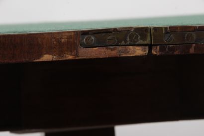 null SMALL ENGLISH GAME TABLE with mahogany veneer wallet top circa 1830, swivel...