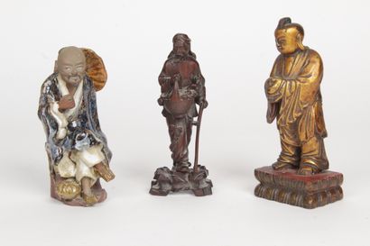 null China, end of 19th century and 20th century Lot of three subjects, a gold lacquered...