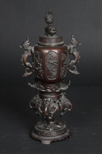 CHINA early 20th century. Small bronze perfume...