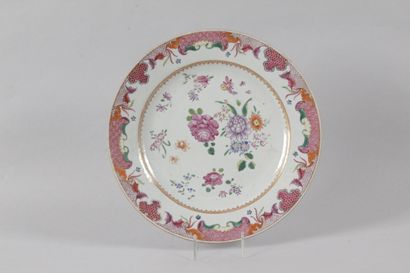 null China 18th century, Compagnie des Indes porcelain with floral decoration of...