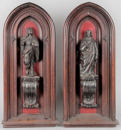 null SAINTE VIERGE ET SAINT JEAN DE CALVAIRE en bois sculpté, 17 siècles. Dans des...