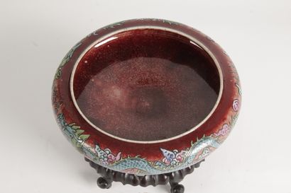 null CHINA, FIRST HALF OF THE 20th CENTURY Porcelain bowl with curved wall and re-entrant...
