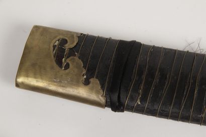 null China, 19th century Curved steel blade sword, underlined by grooves on each...