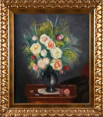 null CHARLES CAMOIN (1879-1965) Vase de roses Huile sur toile Signé en bas à droite...