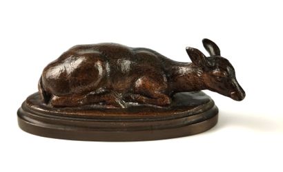 null Antoine-Louis BARYE (1795 - 1875) Reclining doe Bronze with brown patina Signed...