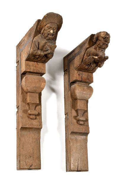 null PAIR OF LARGE HORNs in oak representing Saint James and Saint Peter. The first...
