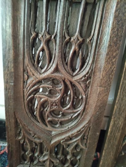 null SET OF FOUR LITTLE PANELS in carved oak decorated with orbevoies and coats of...