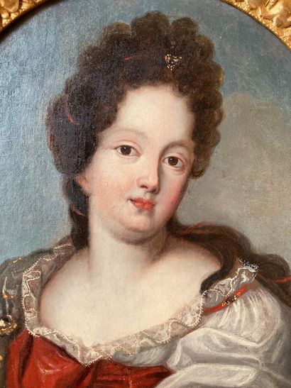 null ECOLE FRANCAISE du XVIIème siècle Portrait de dame Toile ovale Cadre : en chêne...