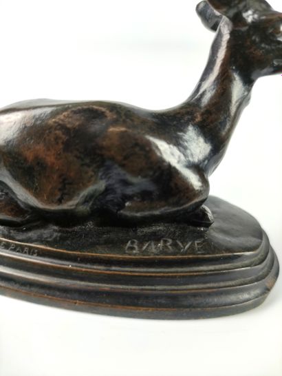 null Antoine-Louis BARYE (1795 - 1875) Reclining doe Bronze with brown patina Signed...