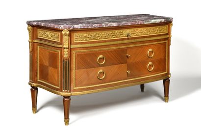 null Amaranth and satinwood veneer COMMODE, chased and gilded bronze ornamentation,...