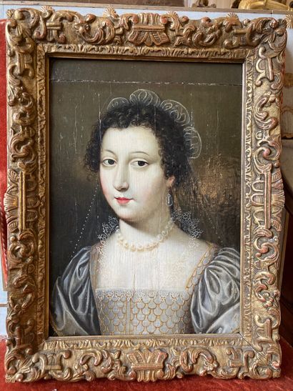 null Jean DUCAYER (actif vers 1630) attribué à Portrait de femme au collier de perles...
