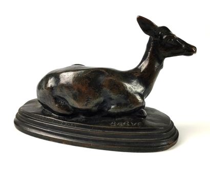 null Antoine-Louis BARYE (1795 - 1875) Reclining doe Bronze with brown patina Signed...
