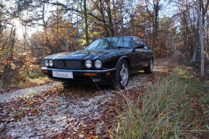 1996 JAGUAR XJR Serial number SAJJPALF4BJ749727

Good condition 

Luxury and power

French...