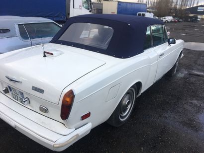 1974 ROLLS ROYCE CORNICHE CABRIOLET 
Numéro de série DRB17104

à réviser
Carte grise...