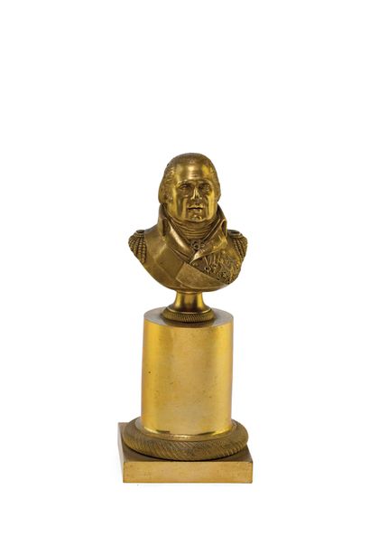 « LE ROI LOUIS XVIII » Buste en bronze doré...