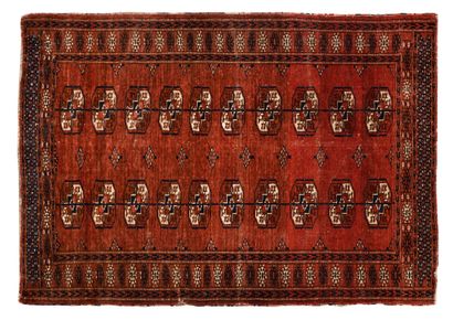 null OLD BOUKHARA (TURKMEN) TEKKE, EARLY 20TH CENTURY, CIRCA 1920/1930. Wool velvet...