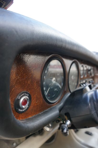 1968 JAGUAR 420 Serial number PIF25414DN

Delivered new in France

Rare manual gearbox...