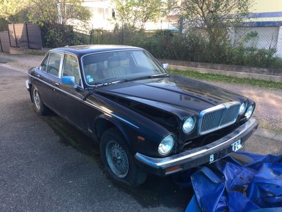 Jaguar XJ 6 + Jaguar XJ 12 A restaurer ou pour pièces