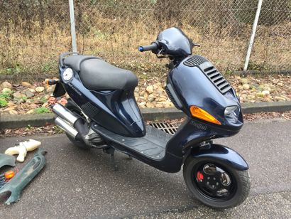 1996 1 Scooter Italjet 125 avec 9 456 km + 1 deuxième complet en panne. Serial number:...