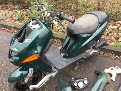 1996 1 Scooter Italjet 125 avec 9 456 km + 1 deuxième complet en panne. Serial number:...