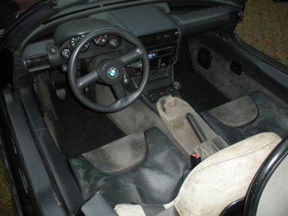 1989 BMW Z1 86868 km original

Technical control OK

French collector's car



This...