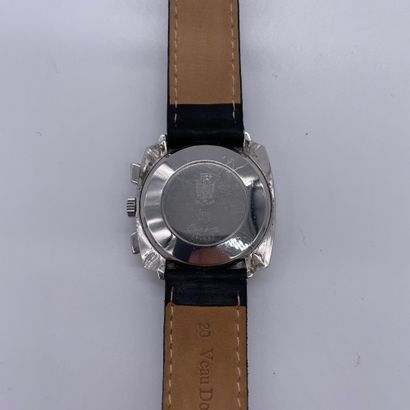 null LIP CHRONOGRAPHE PANDA. Réf : 380293. Vers 1960. Chronographe bracelet en acier....