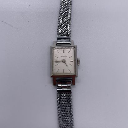 null ZENITH Circa 1950 Ref : 1045288. Ladies' watch in steel. White dial signed....