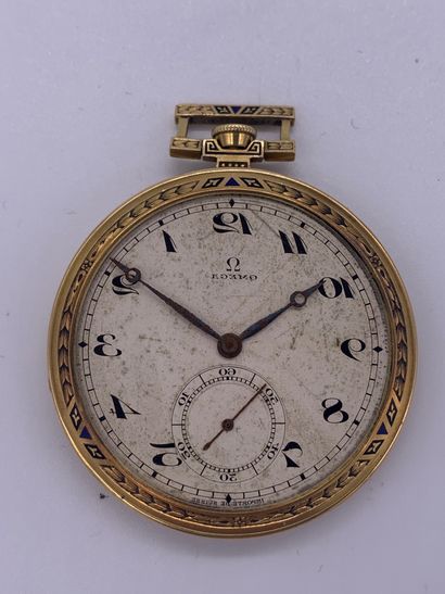 null OMEGA. CIRCA 1930. Ref : 6743226. Yellow gold 750/100 pocket watch. Beige patina...