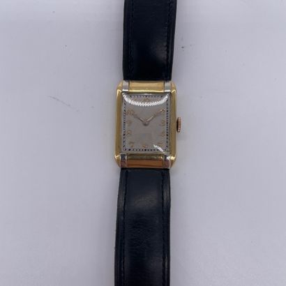 null PAUL GARNIER CIRCA 1930. Yellow gold 750/1000 and white gold wristwatch. Rectangular...