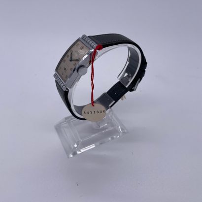 null DOXA DECORATIVE ARTS NOS CIRCA 1930. Ref : 4471826. Steel bracelet watch. New...