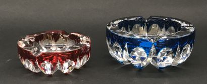 null Saint Louis Crystal Works

Two cut crystal ashtrays. H.15 cm

A large blue model

Diameter...